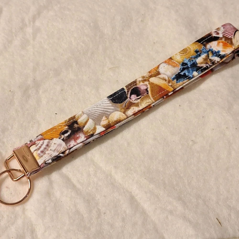Seashell Pattern Key Holder - Picture 2 of 2